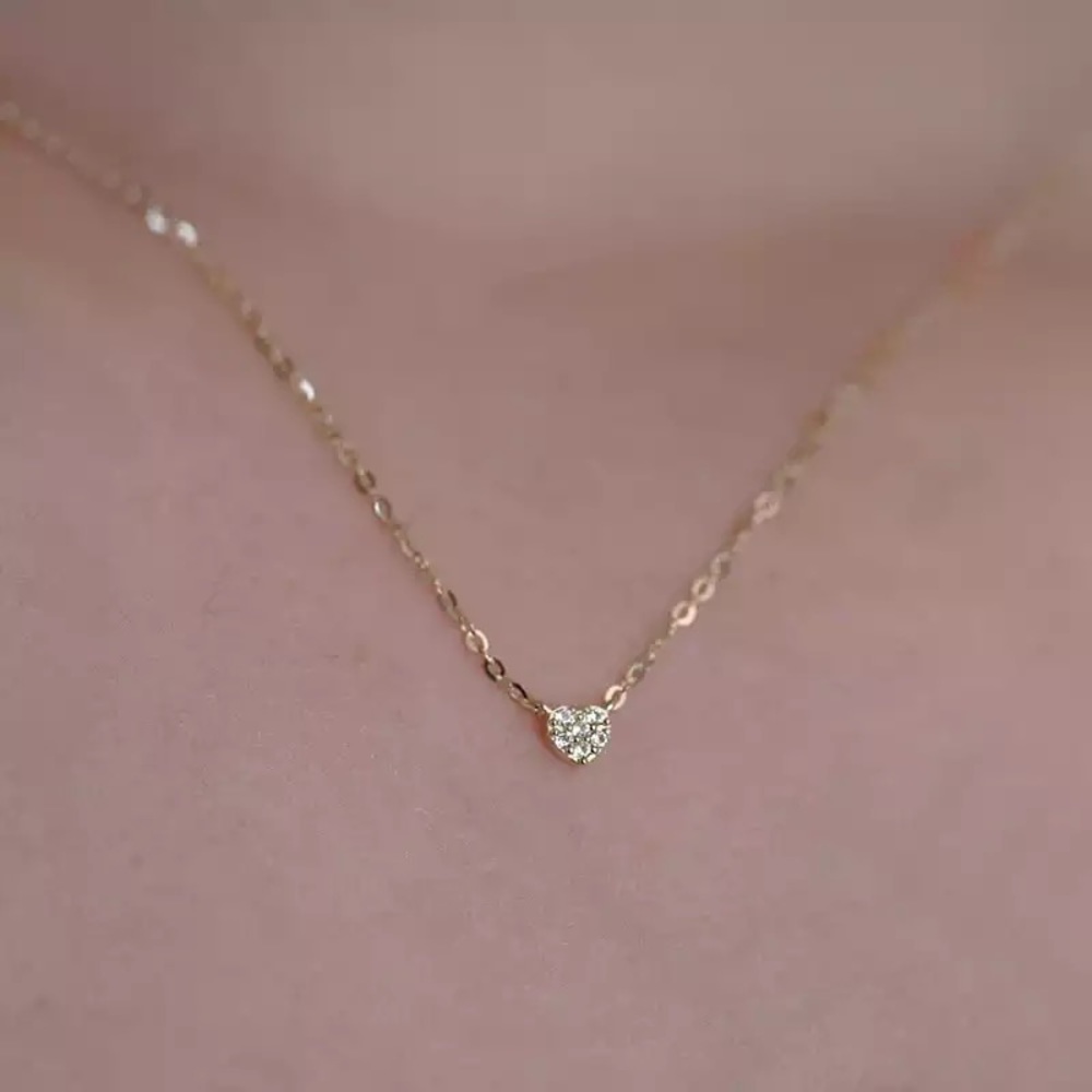 Zircon heart necklace